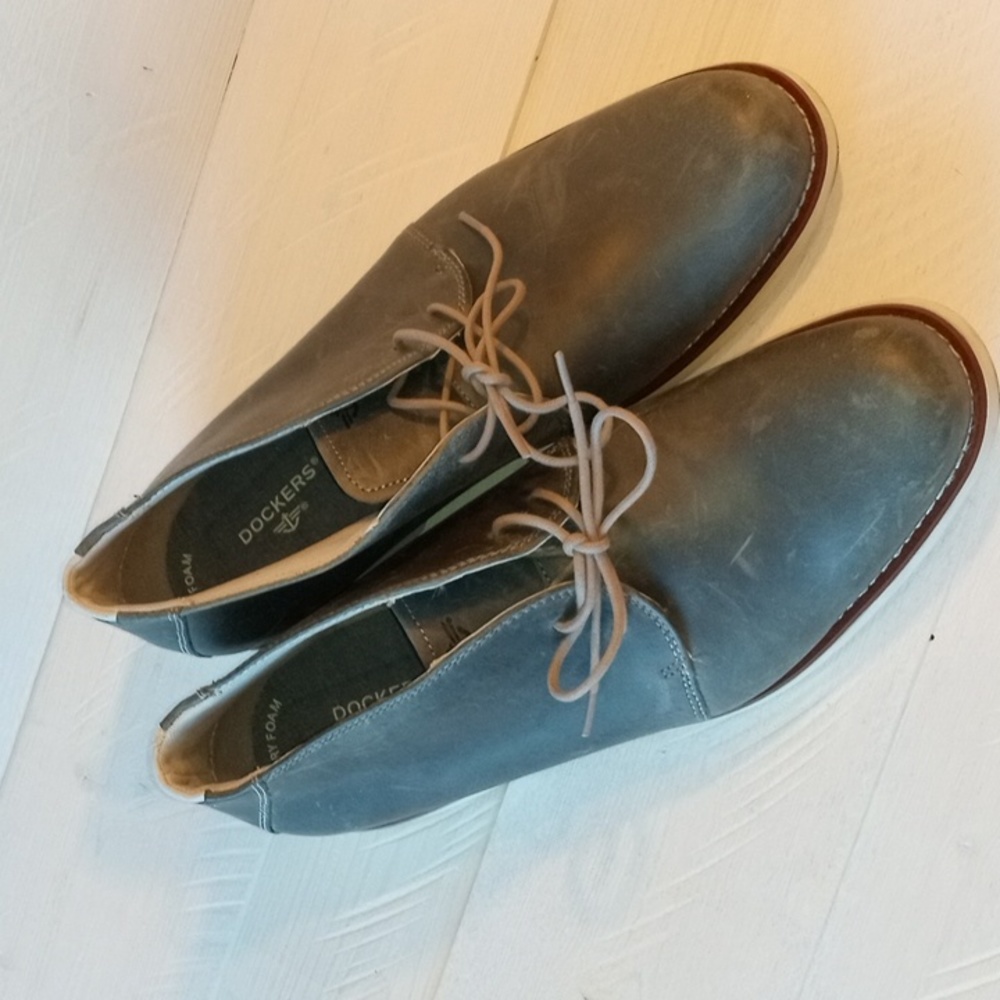 Light Bluish Gray Leather Dockers with Memory Foam Men's size 10